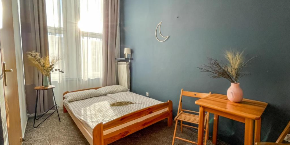 moon hostel in warsaw for couples